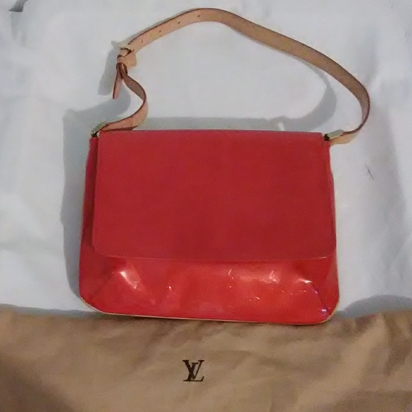 Louis Vuitton Handbags - FLASH SALE! Louis Vuitton Vernis Thompson St Bag